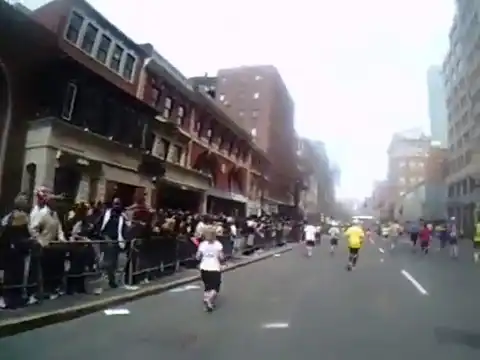 Теракт в Бостоне, который удалось заснять марафонцу