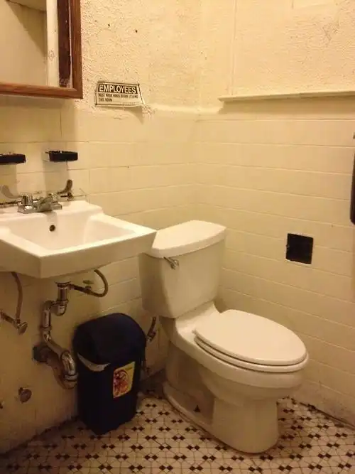 Общественные туалеты Нью Йорка не сильно отличаются от наших