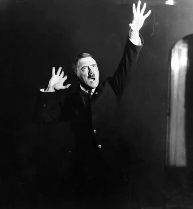 Подготовка Адольфа Гитлера к публичным выступлениям
