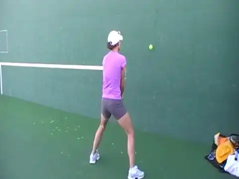 Непростая тренировка для игроков в теннис