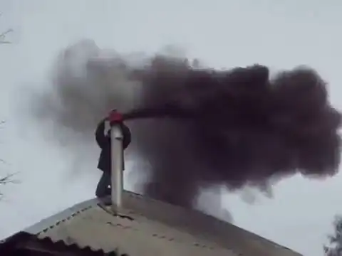 Очень странный способ чистки дымохода