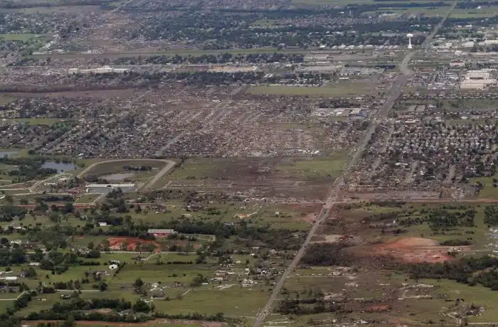 Последствия мощного торнадо в Оклахоме, США. Вид сверху