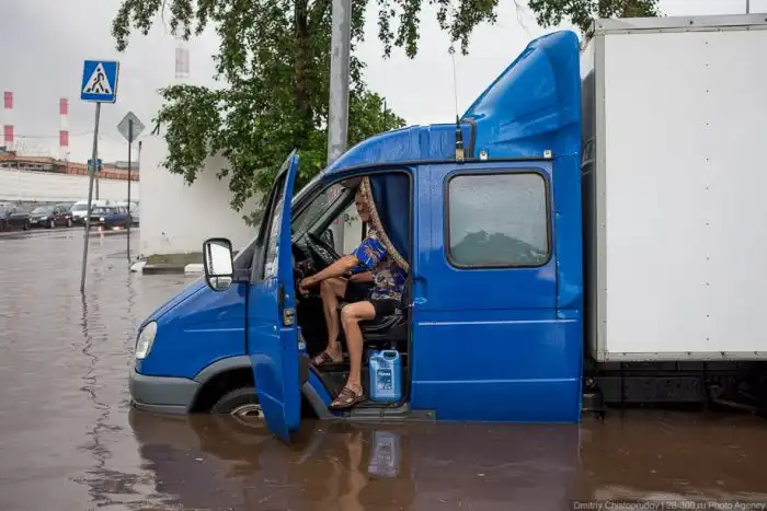 Затопленная улица в Москве