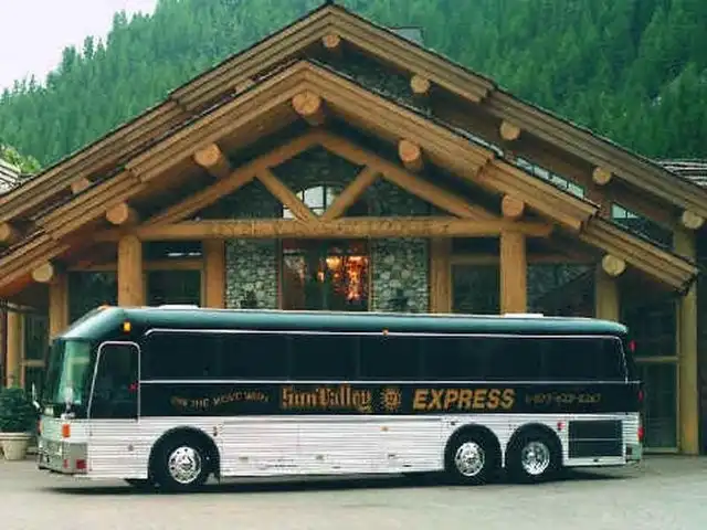 "Мечта путешественника" из старого автобуса