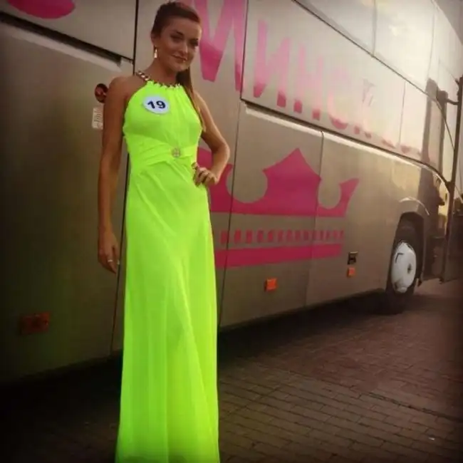 Скандальные снимки участниц конкурса "Мисс Минск 2013"