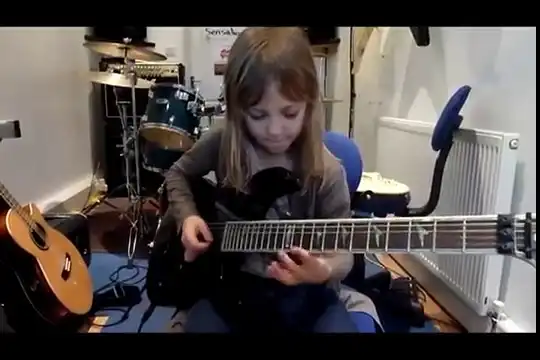 8-летняя Зои Томсон играет Stratosphere by Stratovarius