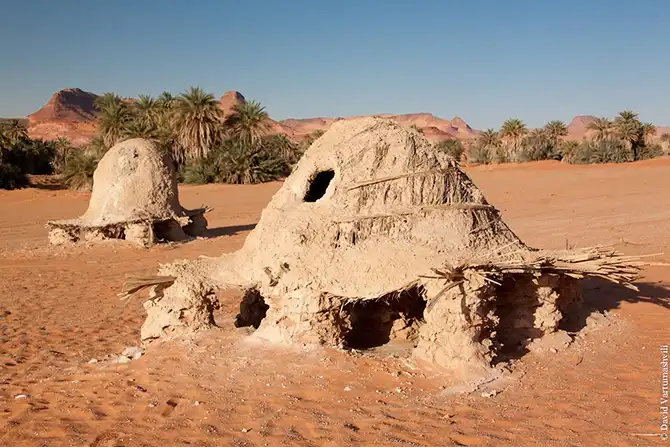 Оазисы в бесконечном море песков Африки