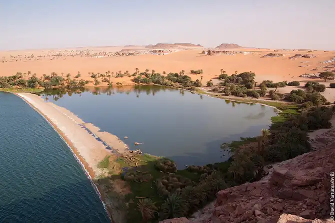 Оазисы в бесконечном море песков Африки