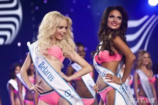Претендентка на корону "Мисс пластмассовая грудь 2013"