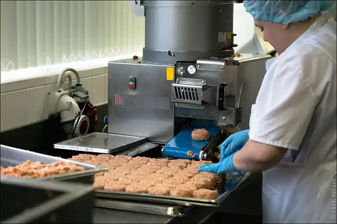 Как готовят самолетную еду