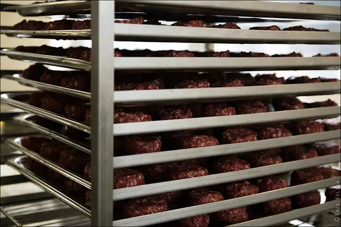 Как готовят самолетную еду