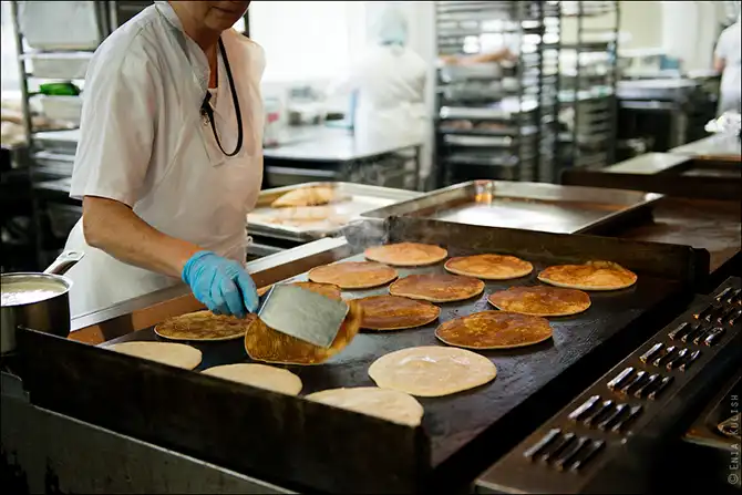 Как готовят самолетную еду