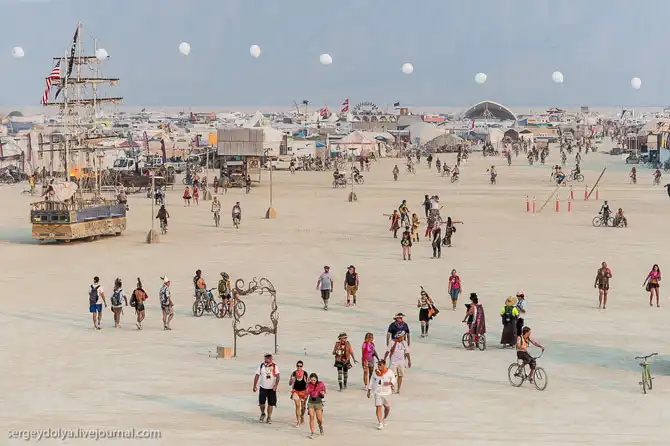 Необычный транспорт на фестивале Burning Man 2013
