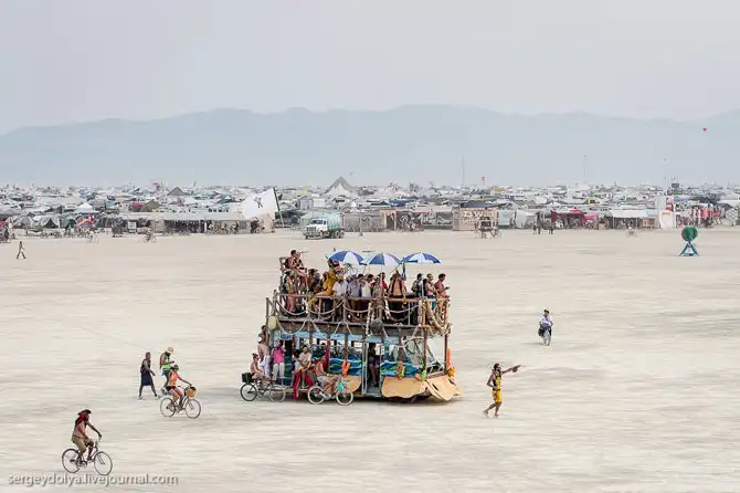 Необычный транспорт на фестивале Burning Man 2013