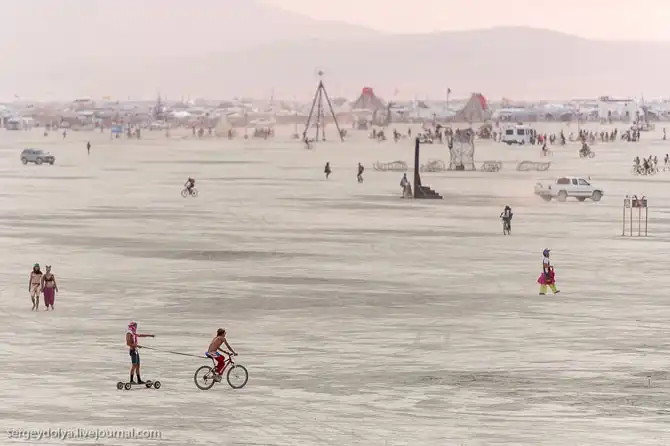 Необычный транспорт на фестивале Burning Man 2013