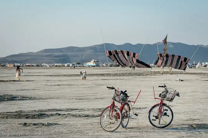 Необычный транспорт на фестивале Burning Man 2013