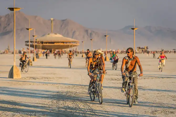 Необычный транспорт на фестивале Burning Man 2013
