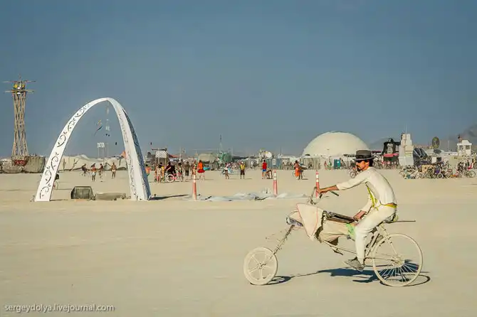 Необычный транспорт на фестивале Burning Man 2013