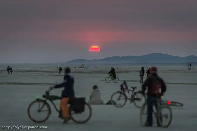 Необычный транспорт на фестивале Burning Man 2013