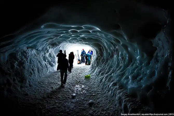 Путешествие на Вершину Aiguille Du Midi 3842 метра над уровнем моря
