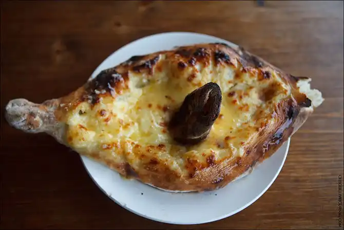 Как делается легендарный хачапури-лодочка