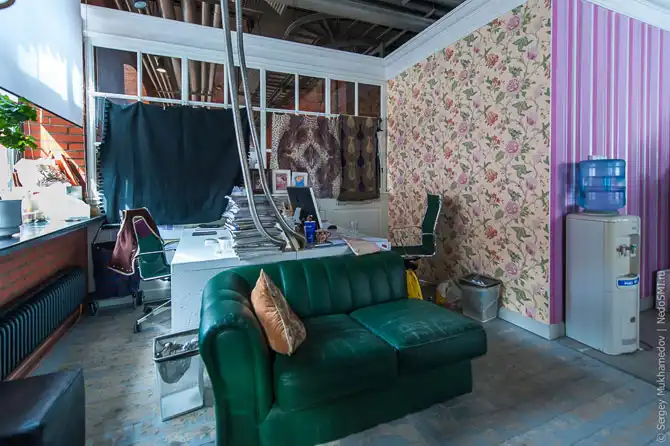 Необычный офис: большая коммуналка