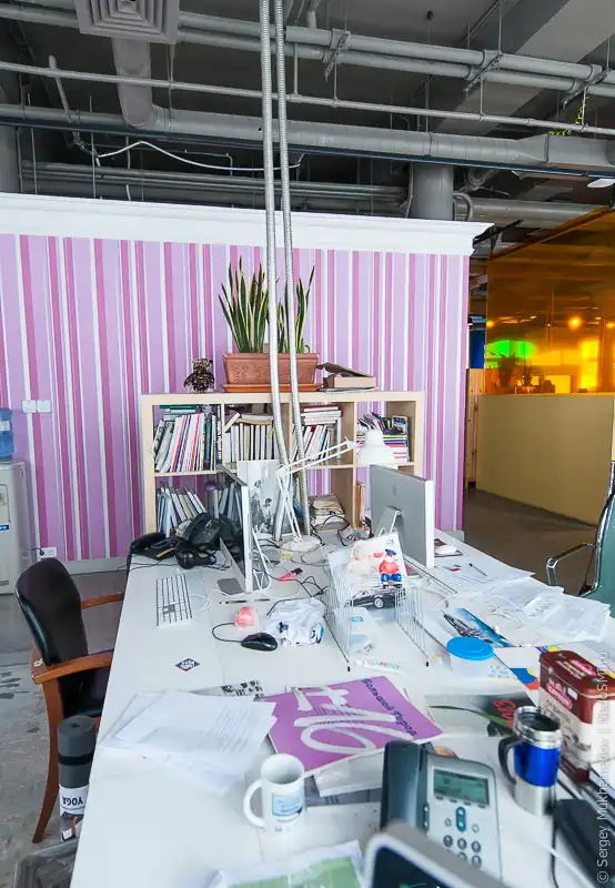 Необычный офис: большая коммуналка