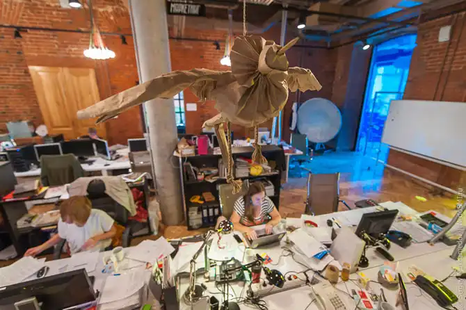 Необычный офис: большая коммуналка