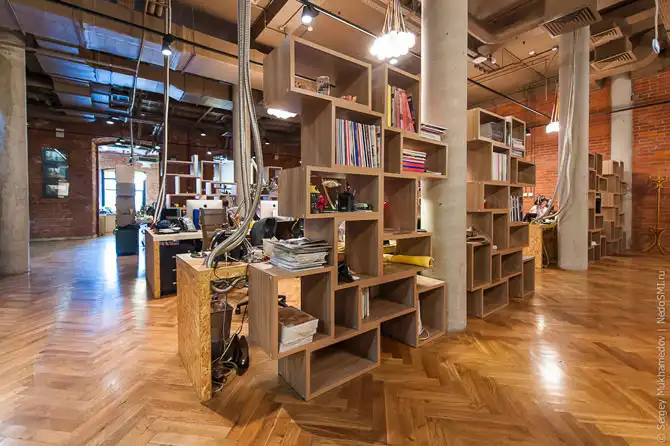 Необычный офис: большая коммуналка