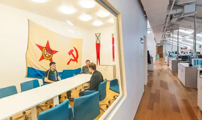 Необычный офис: большая коммуналка