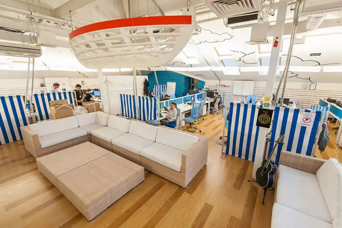 Необычный офис: большая коммуналка