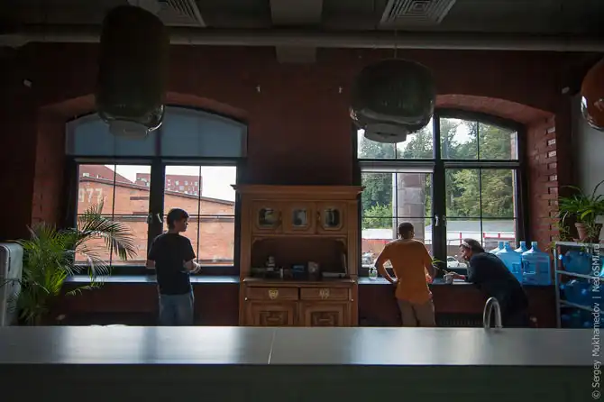 Необычный офис: большая коммуналка