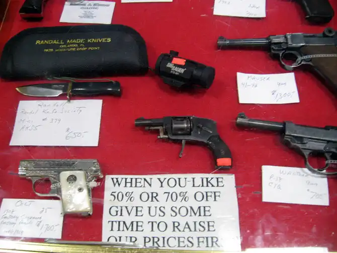 Выставка-продажа оружия в США
