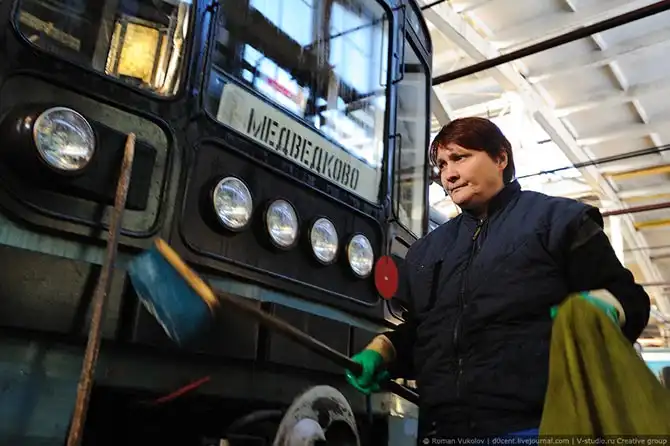 По ту сторону метро