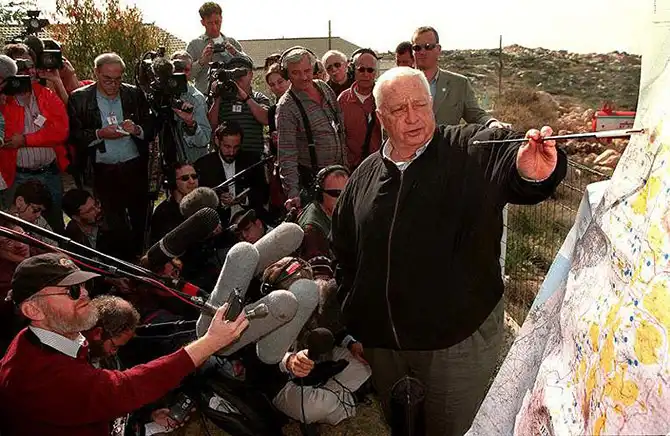 Жизнь в фотографиях Ариэля Шарона