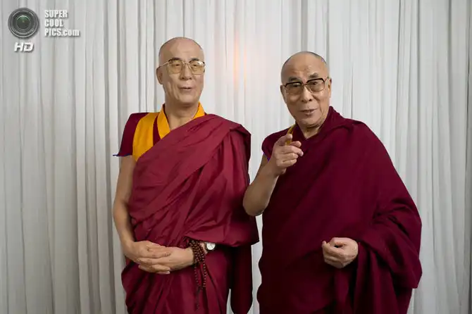 Знаменитости и их восковые двойники