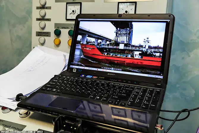 Как устроен Дворцовый мост в Санкт-Петербурге