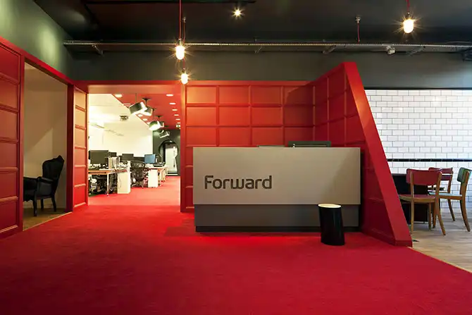Красочный офис компании Forward в Лондоне