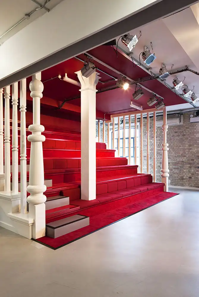 Красочный офис компании Forward в Лондоне