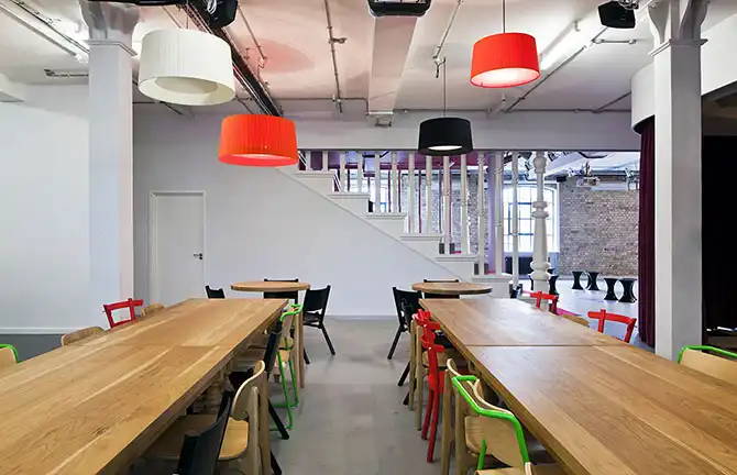 Красочный офис компании Forward в Лондоне