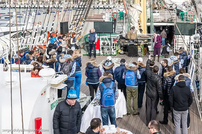 Парусник Крузенштерн в Сочи