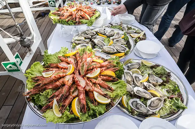 Парусник Крузенштерн в Сочи