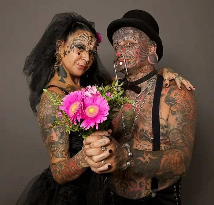 Самая татуированная пара поженилась