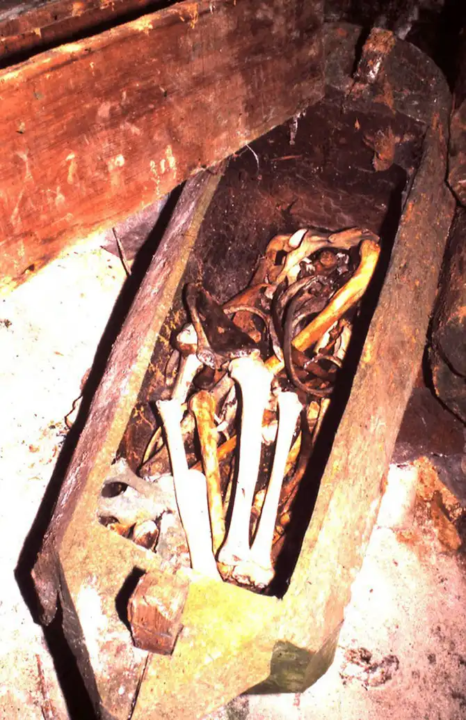 Таинственные висячие гробы Сагады