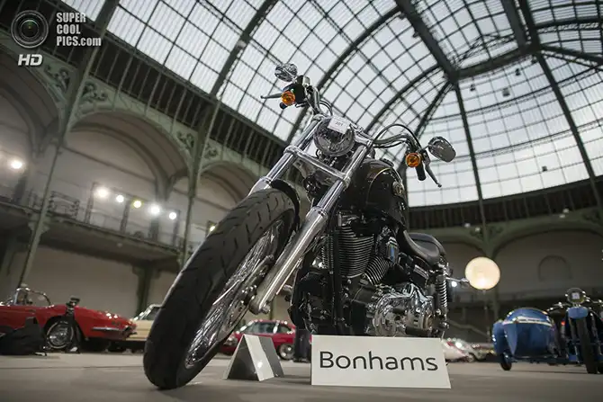 Выставка ретро-автомобилей в Гран-Пале