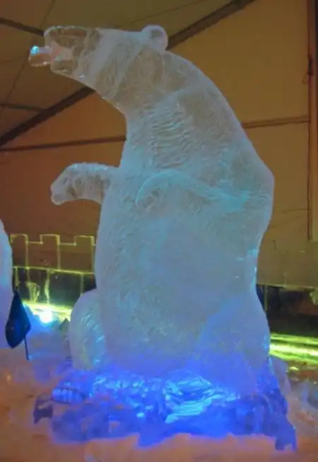 Обалденные скульптуры из льда