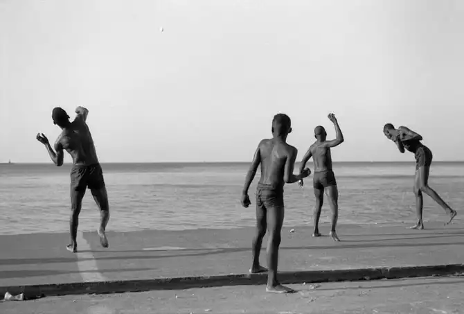 Жители старого Детройта в черно-белых фотографиях