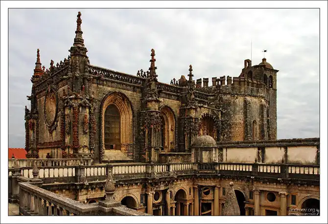 Экскурсия по замку тамплиеров в Португалии