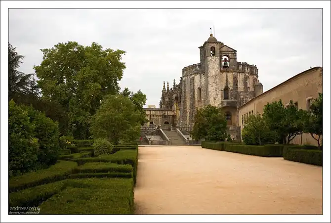 Экскурсия по замку тамплиеров в Португалии