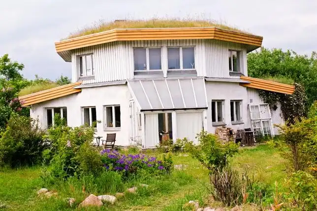 Эко-поселение: работа, детский сад и речка рядом